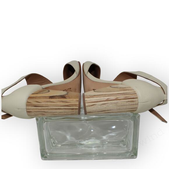 EU 38 ~ US 7.5 FORTRESS Luna Naya Asymmetric CutOut Pump PebbledIvory - Picture 6 of 14